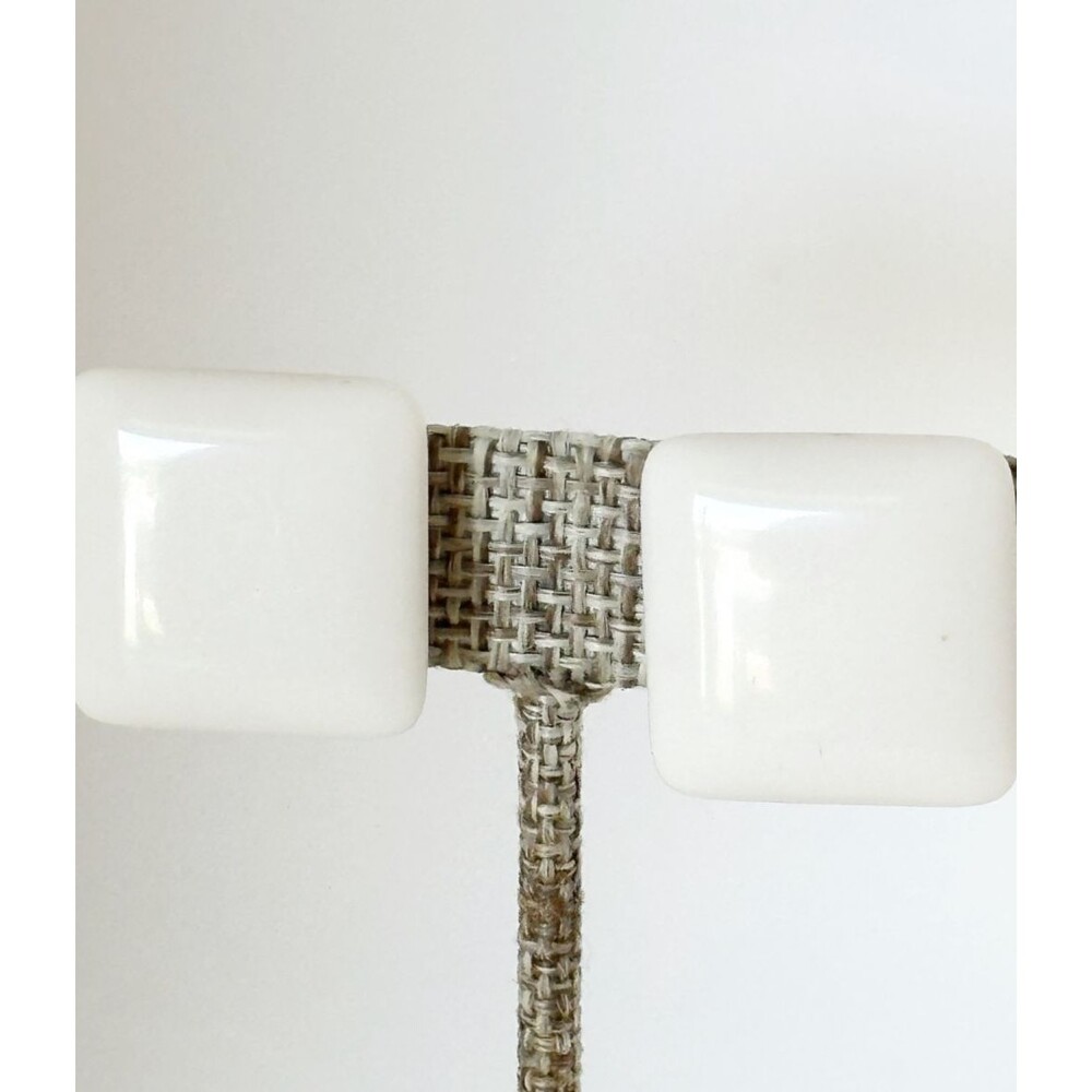 Vintage Crown Trifari White Lucite Earrings Gold Tone Square Clip On Mod 80s